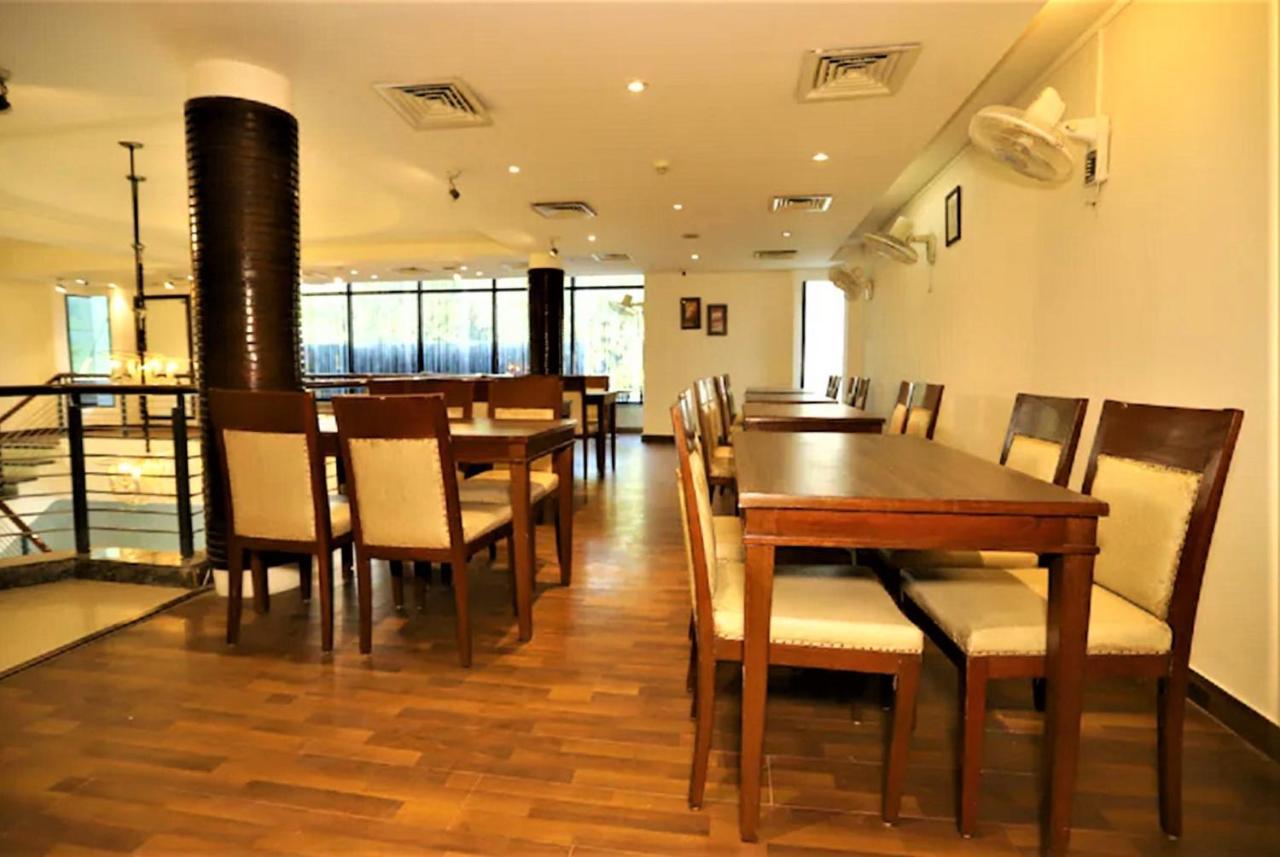 Hotel Arch International New Delhi Exterior photo
